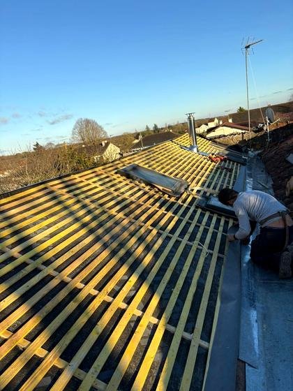 Liteaunage neuf et écran de sous-toiture avant pose — chantier STROPPE, couvreur en Ille-et-Vilaine